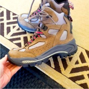 COPY - Vasque Hiking Boots. Never worn